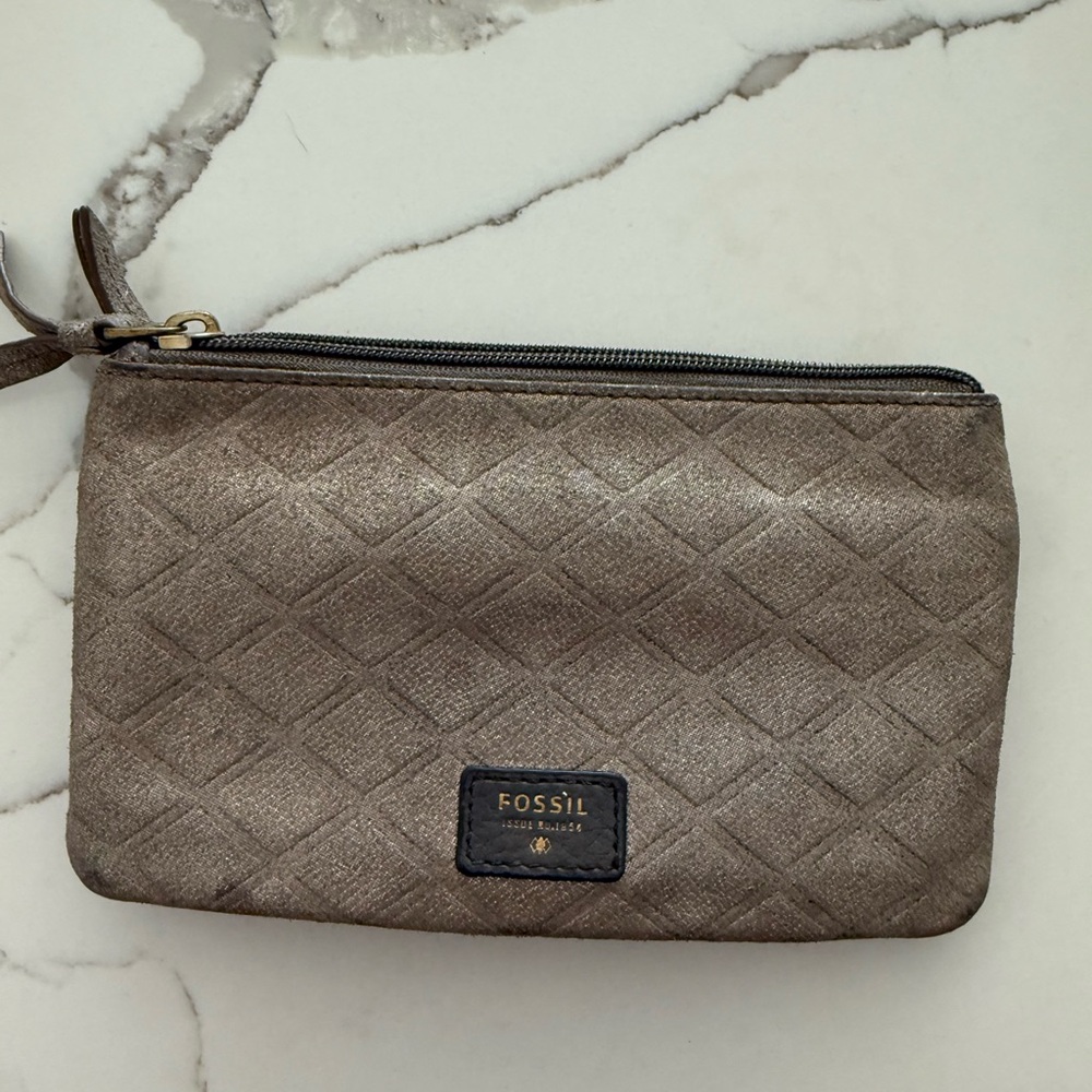 Fossil Quilted sparkly tan Wristlet